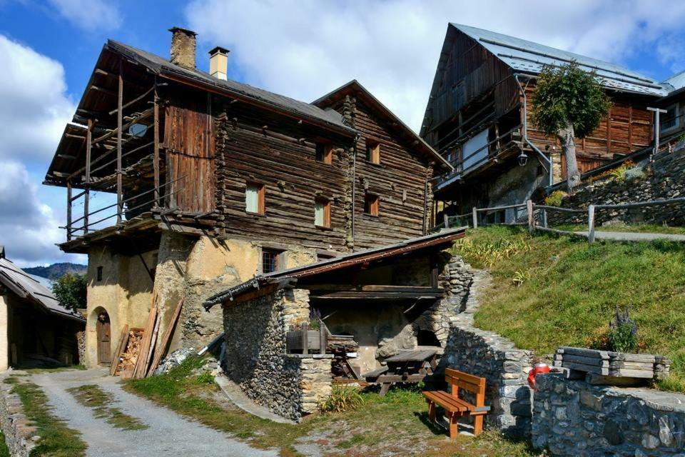 Au Paradis Des Grillons *