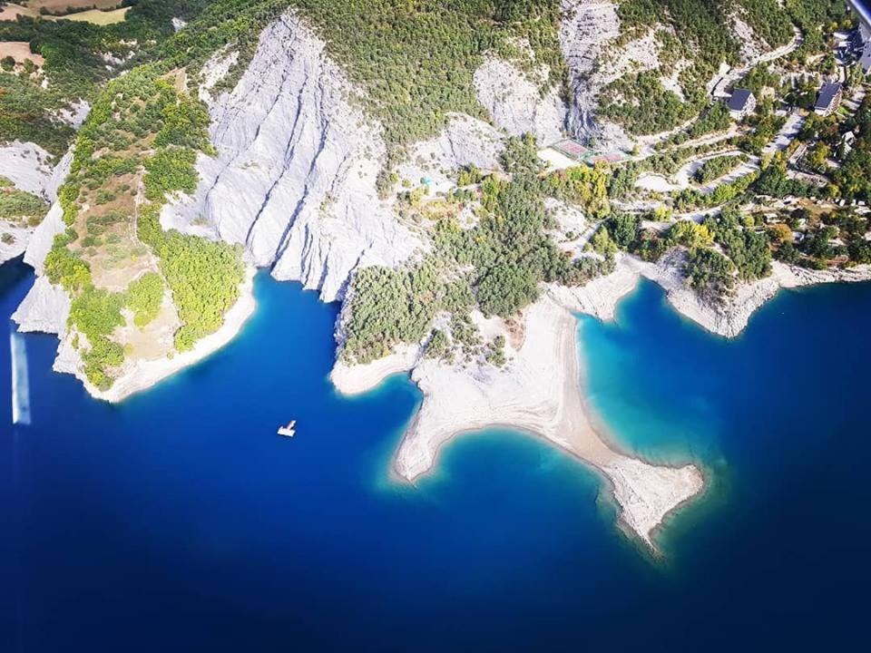 Au Paradis Des Grillons Holiday home *