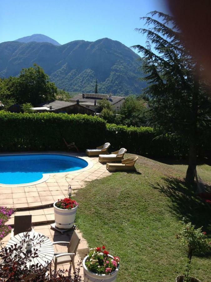 Au Paradis Des Grillons Holiday home *