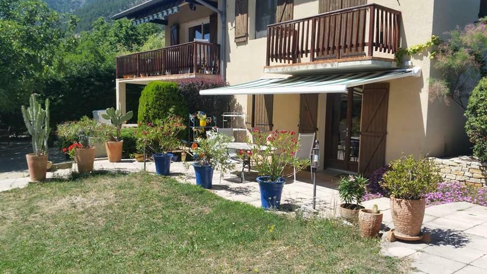 Au Paradis Des Grillons Espinasses