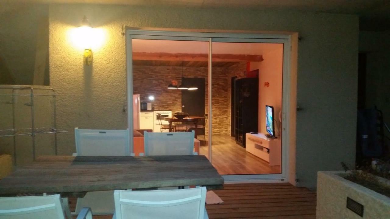 Au Paradis Des Grillons Holiday home *